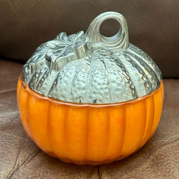 White Barn Glass Pumpkin 3 Wick Candle Holder with Metal Lid - Picture 3 of 13